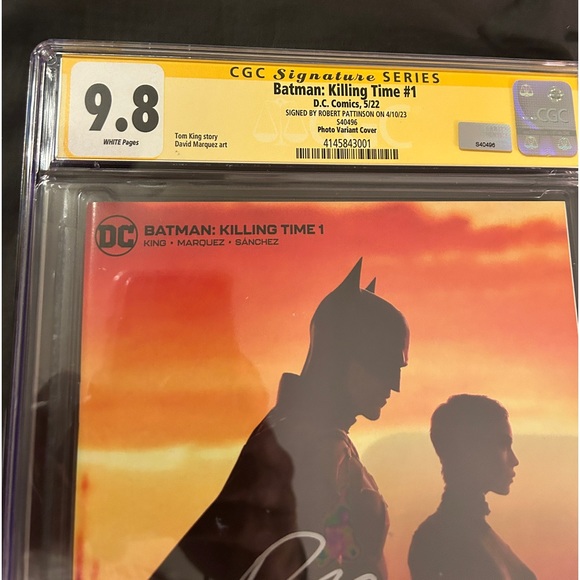 Robert Pattison, CGC, comic book signed for Batman “the killing time graded, 9.8 - Picture 4 of 10